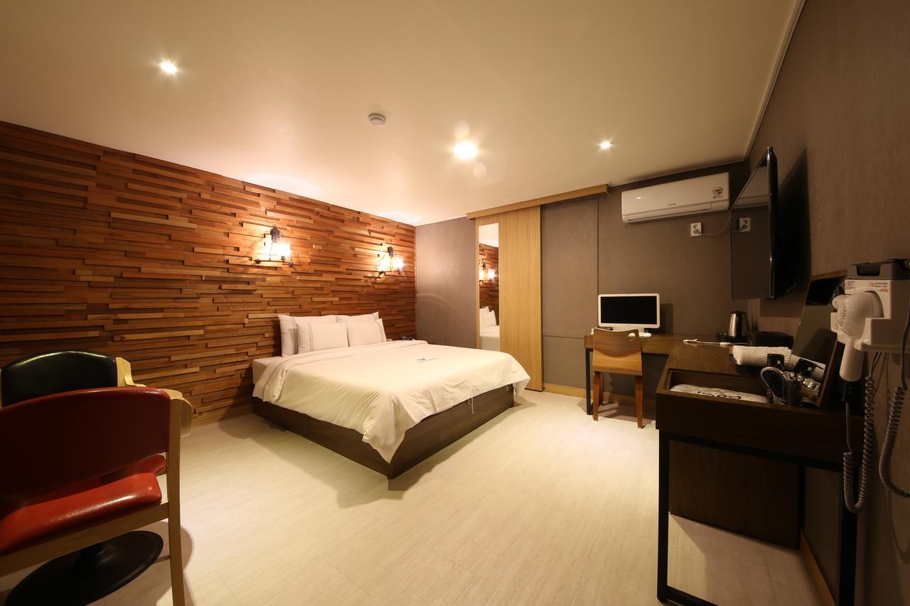 Winner Hotel Jeonju Exterior photo