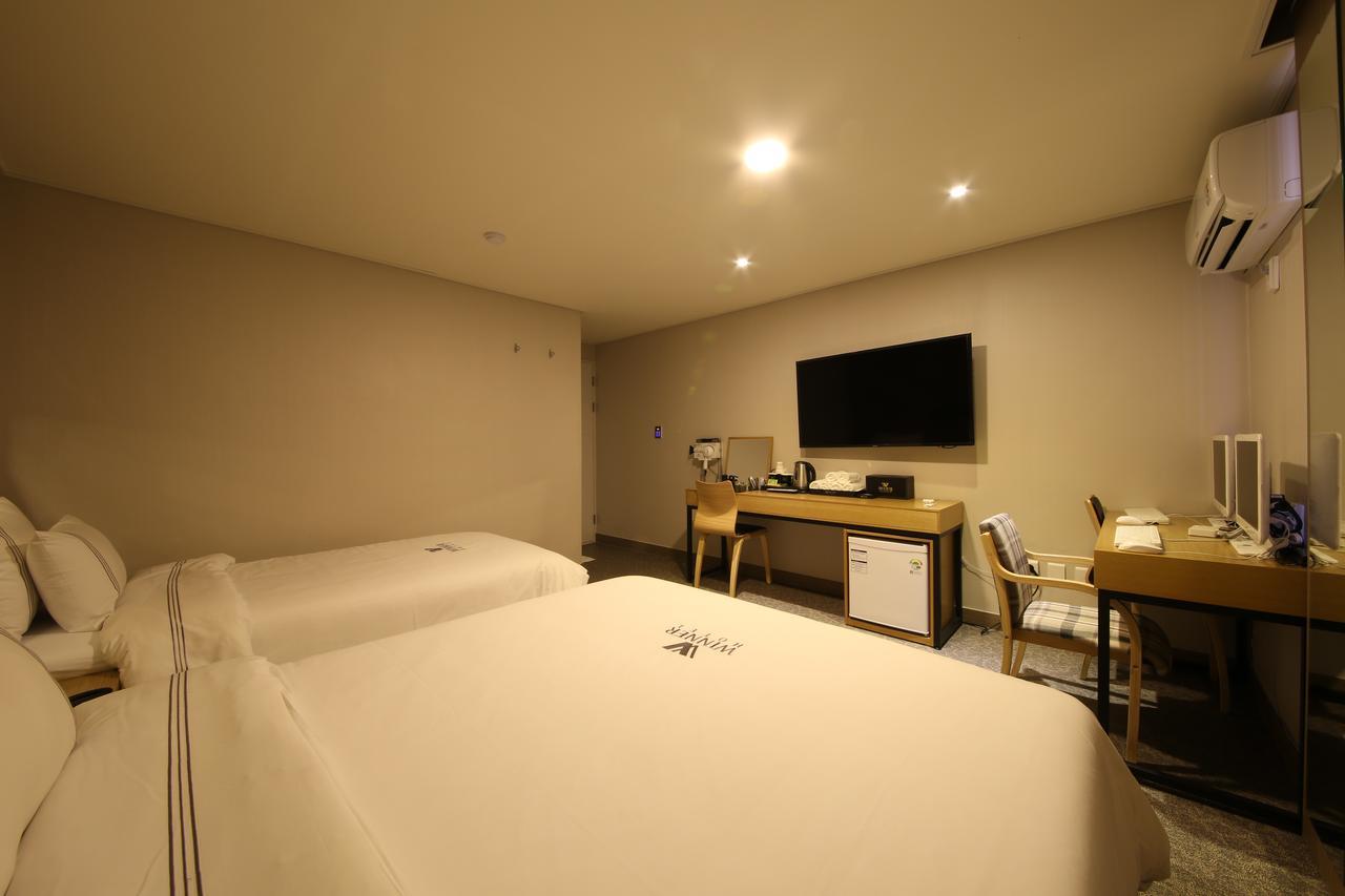 Winner Hotel Jeonju Exterior photo