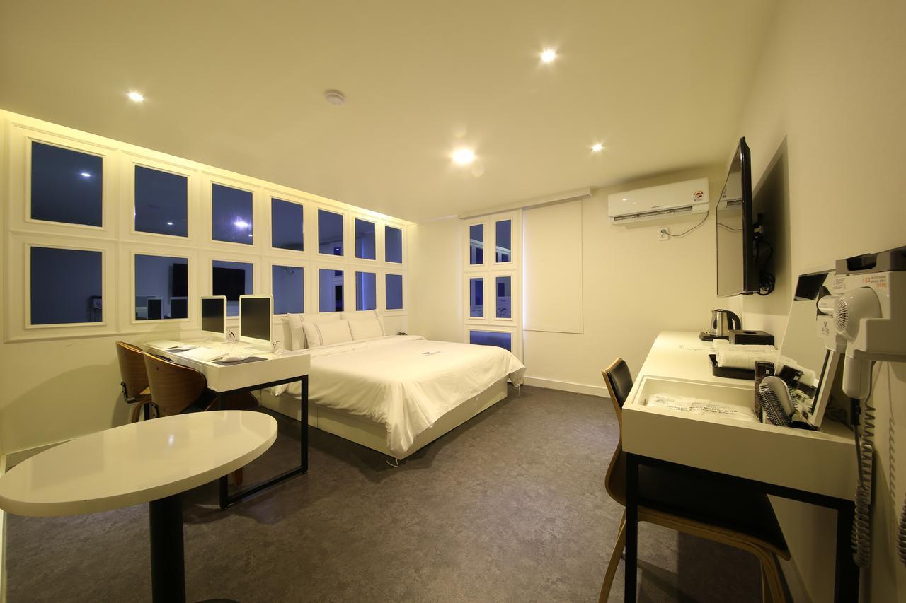 Winner Hotel Jeonju Exterior photo